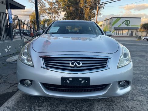 Used 2011 INFINITI G37 Journey w/ Premium Pkg image 2