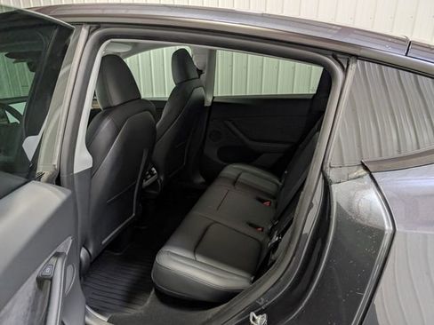 Used 2024 Tesla Model Y Long Range AWD/4WD image 9
