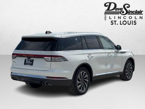 New 2026 Lincoln Aviator AWD image 3