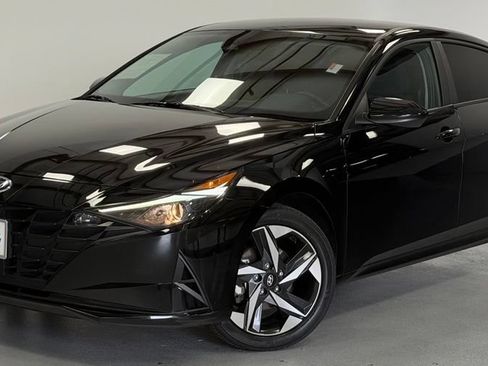 Certified 2023 Hyundai Elantra SEL w/ Convenience Package FWD image 1