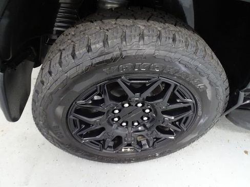 Used 2025 GMC Hummer EV 2X w/ LPO, Sport Package image 30