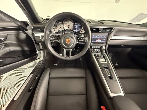 Certified 2019 Porsche 911 Carrera S image 21