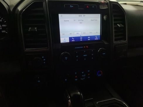 Used 2020 Ford F150 XLT w/ Equipment Group 302A Luxury AWD/4WD image 32