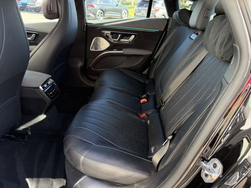 Used 2023 Mercedes-Benz EQS 580 EQS 580 image 32