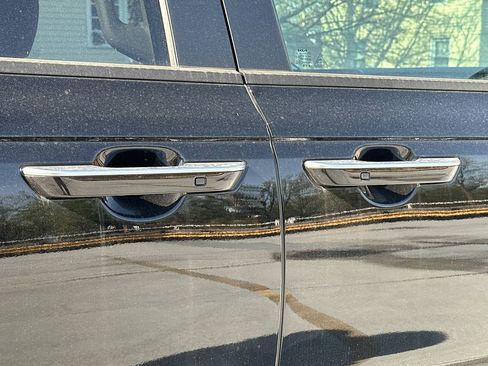 New 2026 Kia Carnival EX FWD image 10