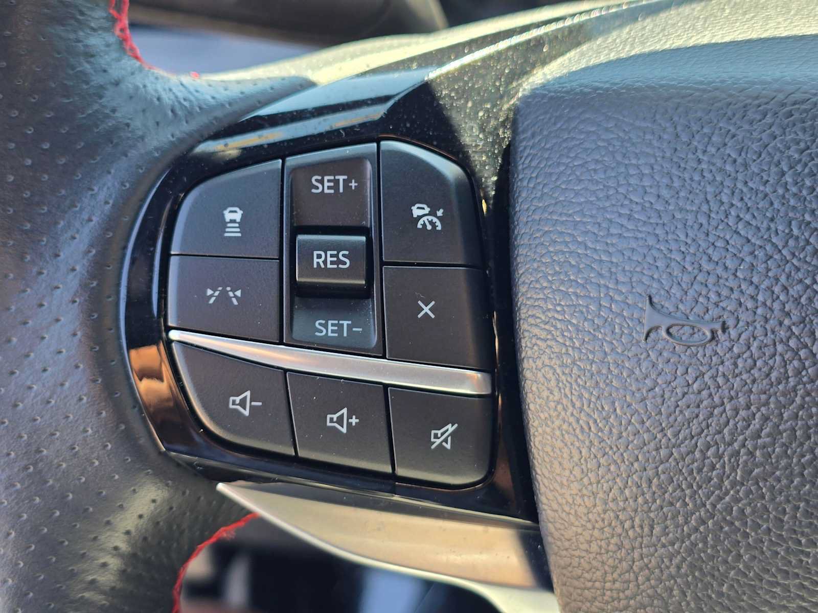 Used 2025 Ford Explorer ST-Line w/ Premium Package AWD/4WD image 35