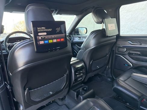 Certified 2023 Jeep Grand Cherokee L Overland w/ Rear Seat Video Group I AWD/4WD image 25