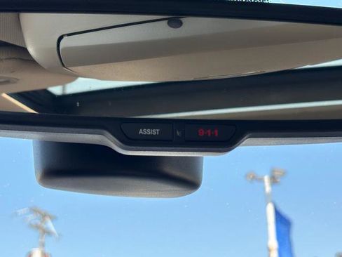 Used 2015 Jeep Grand Cherokee Limited w/ Luxury Group II image 24