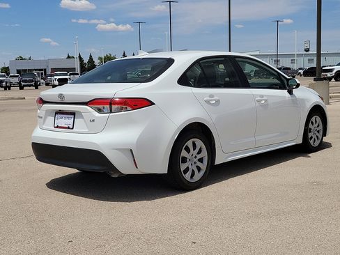 Used 2023 Toyota Corolla LE FWD image 4