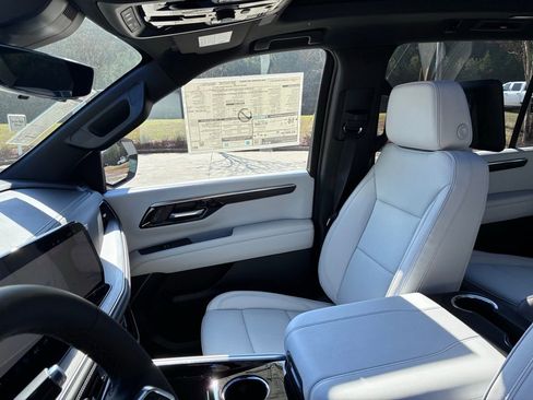 New 2026 Chevrolet Suburban Premier image 37