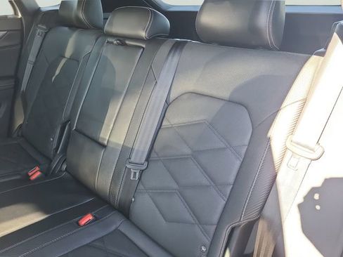 Used 2024 Volkswagen Atlas Cross Sport SE image 13