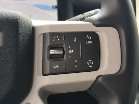 Used 2025 Land Rover Defender 110 S image 25