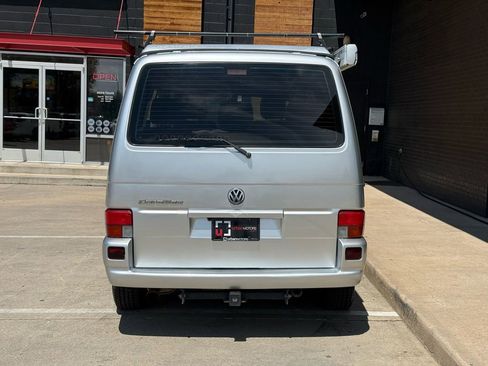 Used 2002 Volkswagen Eurovan MV image 18