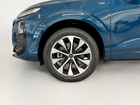 New 2026 Audi Q3 quattro 2.0T AWD/4WD image 24