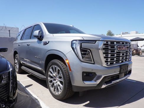 Certified 2025 GMC Yukon Denali AWD/4WD image 5
