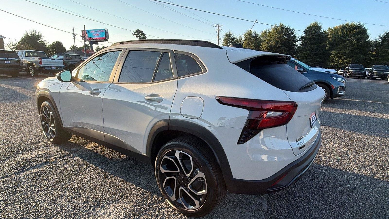 New 2026 Chevrolet Trax RS w/ Sunroof Package FWD image 11