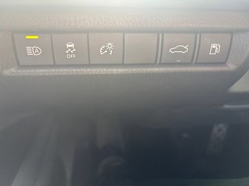 Used 2025 Toyota Camry SE w/ Convenience Package FWD image 15