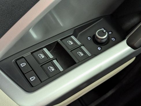 Certified 2025 Audi Q3 2.0T Premium Plus w/ Premium Plus Package image 22