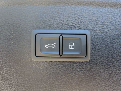 Used 2024 Audi SQ5 Premium Plus w/ Premium Plus Package image 37