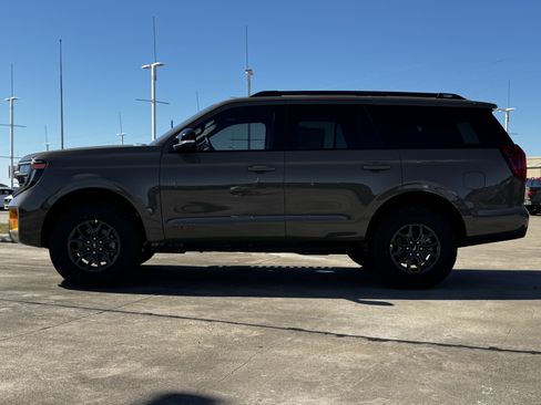 New 2026 Ford Expedition Tremor image 7