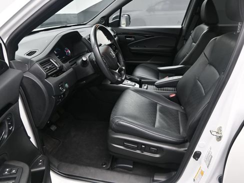 Used 2020 Honda Passport Touring image 16