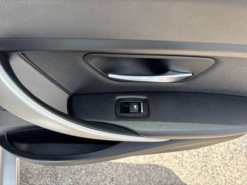 Used 2018 BMW 320i Sedan RWD image 56