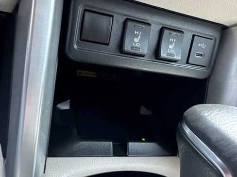 Used 2024 Toyota Corolla Cross XLE w/ Convenience Package AWD/4WD image 27