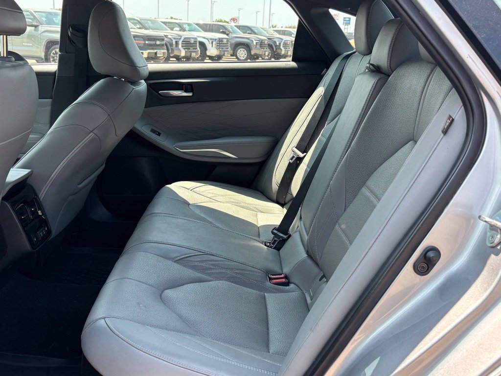 Certified 2021 Toyota Avalon Limited w/ Advanced Safety Package FWD image 8