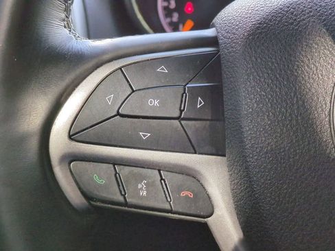 Used 2018 Jeep Grand Cherokee Altitude image 23