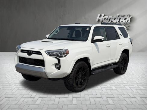 Used 2023 Toyota 4Runner TRD Off-Road Premium w/ Moonroof Package AWD/4WD image 5