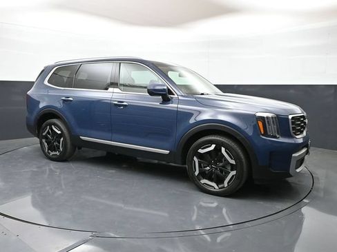 Used 2025 Kia Telluride S FWD image 31