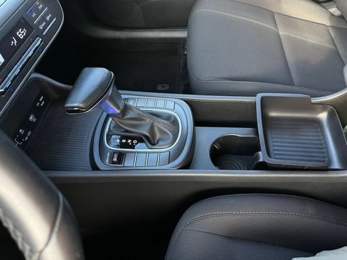 Used 2025 Hyundai Kona SEL FWD image 18