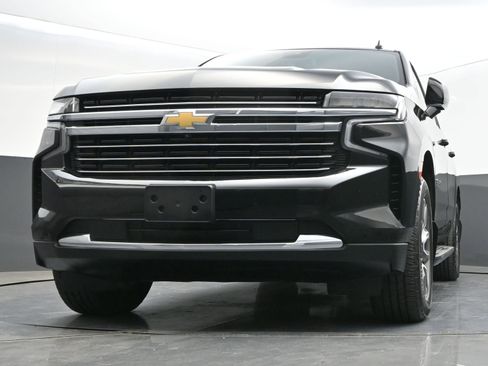 Used 2023 Chevrolet Suburban LT w/ Luxury Package image 46