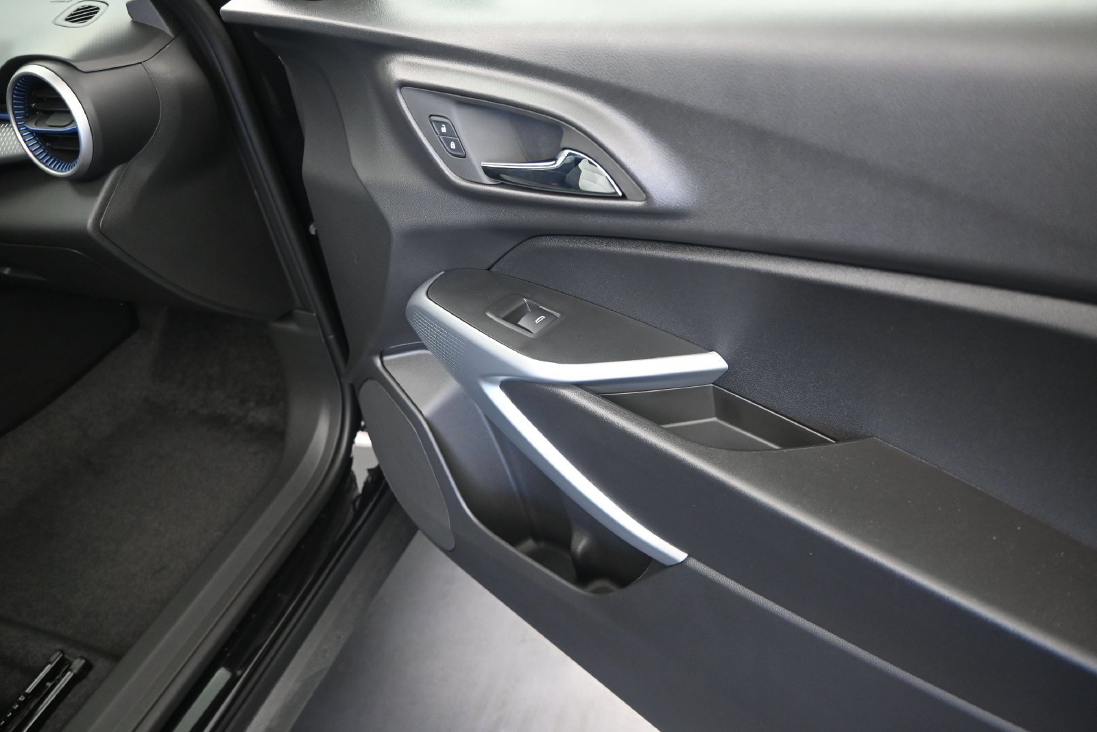 New 2026 Chevrolet Trax LS w/ LS Convenience Package FWD image 22