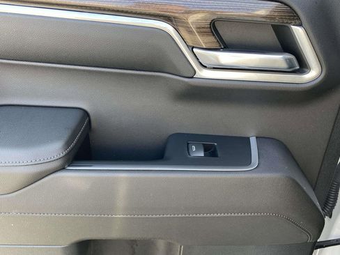 Used 2024 Chevrolet Silverado 1500 LT image 14