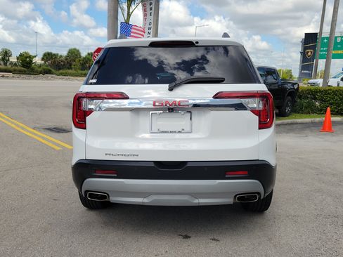 Used 2023 GMC Acadia SLE w/ Driver Convenience Package FWD image 6