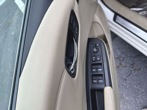 Used 2017 Acura RDX AWD w/ Advance Package image 9