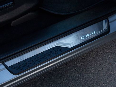 Used 2020 Honda CR-V Touring image 29