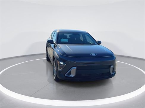 New 2026 Hyundai Kona SE image 2