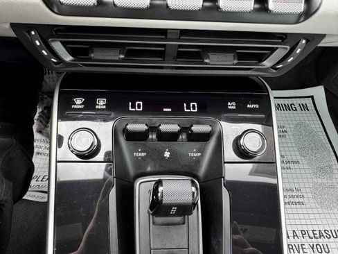 Used 2024 Porsche 911 Carrera image 31