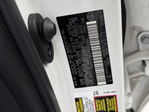 Used 2023 Toyota Camry SE w/ Cold Weather Package image 27