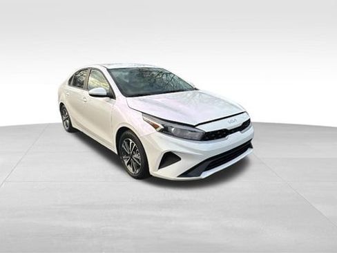 Used 2024 Kia Forte LXS image 30