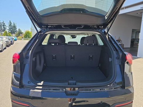 New 2027 Chevrolet Bolt LT w/ Comfort Package FWD image 18