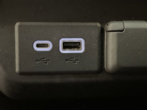 Used 2021 Chevrolet Silverado 1500 Custom image 5