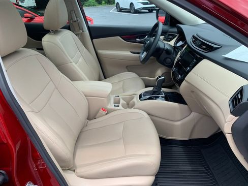 Used 2020 Nissan Rogue SL w/ Premium Package FWD image 31