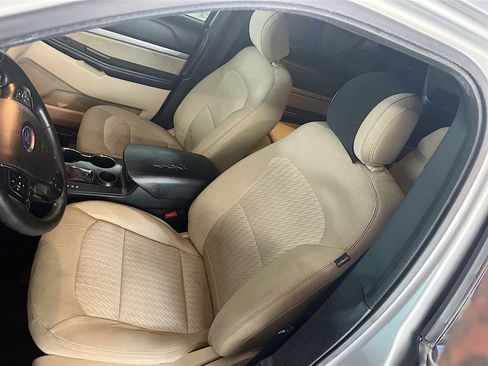 Used 2017 Ford Explorer FWD image 18