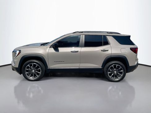 Used 2025 GMC Terrain Elevation w/ Elevation Premium Package AWD/4WD image 3