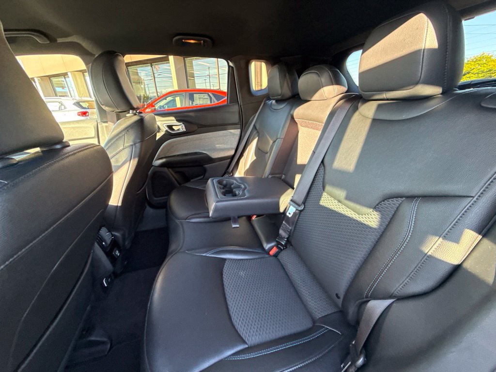 Used 2024 Jeep Compass Latitude AWD/4WD image 29