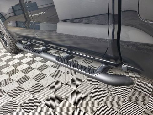 Used 2024 Chevrolet Silverado 1500 ZR2 image 32