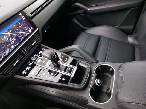 Used 2022 Porsche Cayenne E-Hybrid Coupe image 27